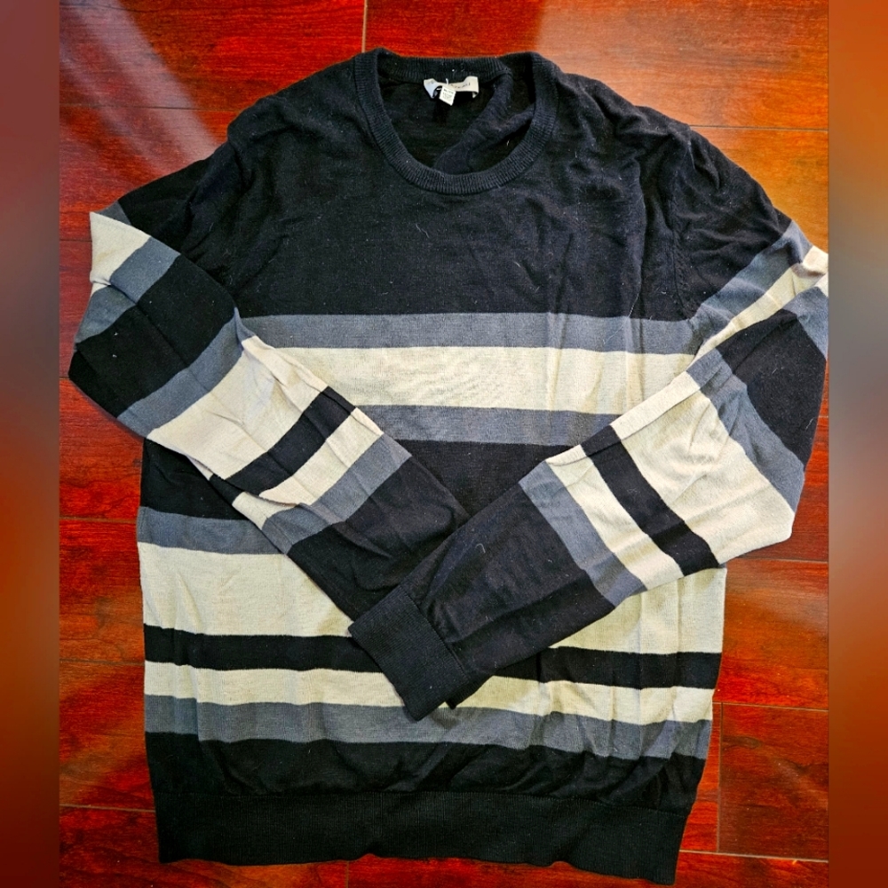 Le Chateau crew neck sweater